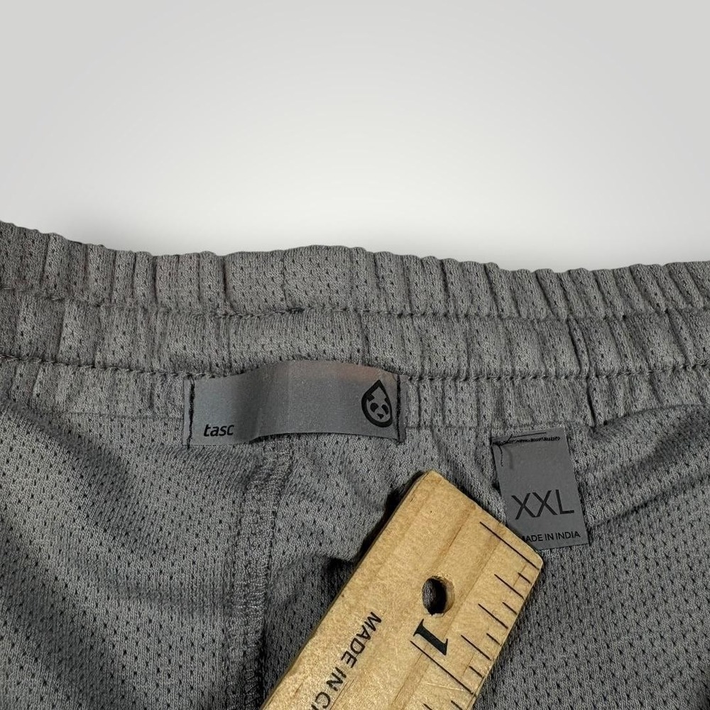 Tasc Shorts Mens 2XL Black Mesh Lined Running Athletic Drawstring Pockets - Picture 4 of 9